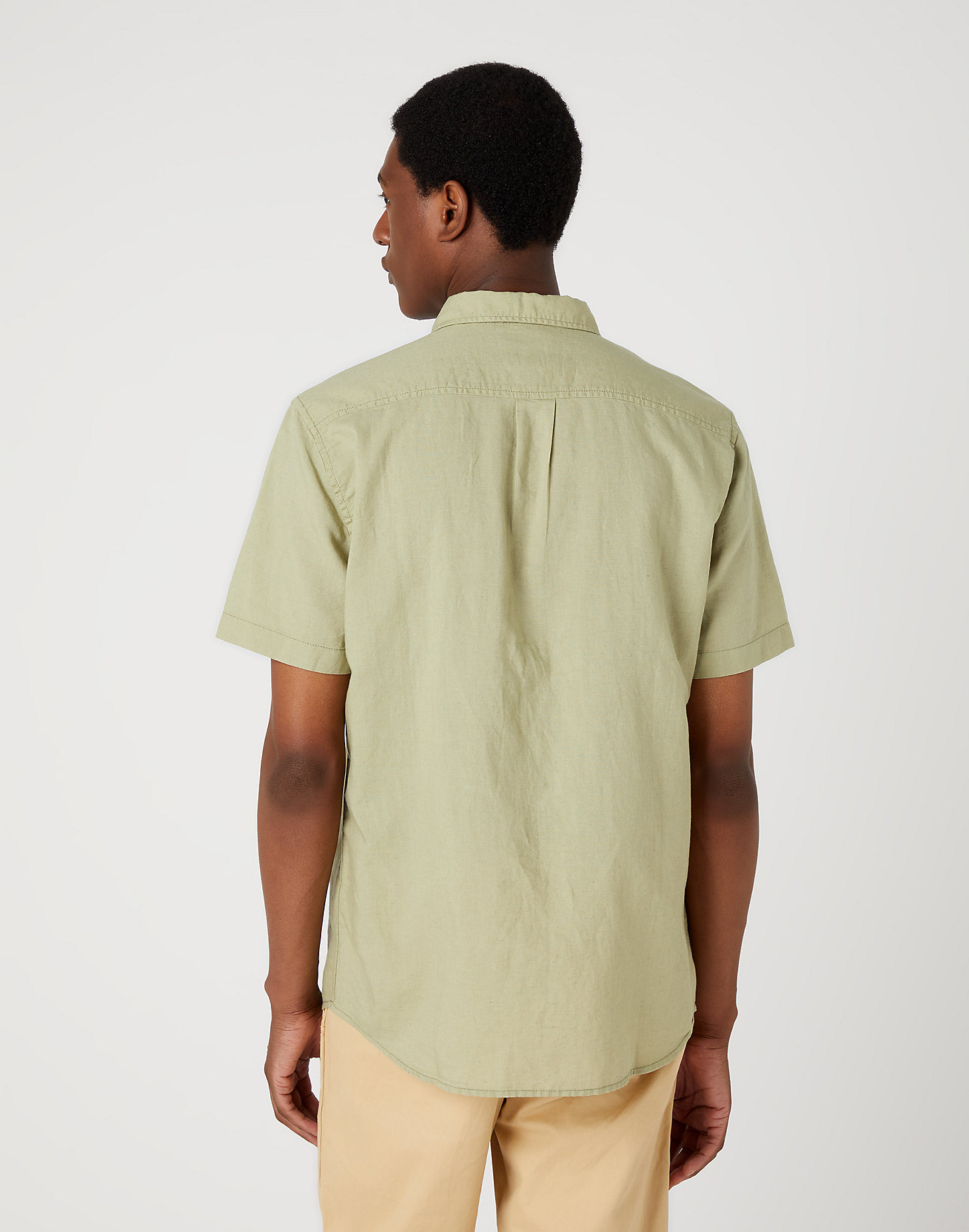 Short Sleeve 1 Pocket Shirt in Tea Leaf alternative view 2