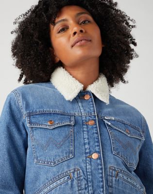 LEVI'S Men's Sherpa Trucker Jacket  Below The Belt – Below The Belt Store