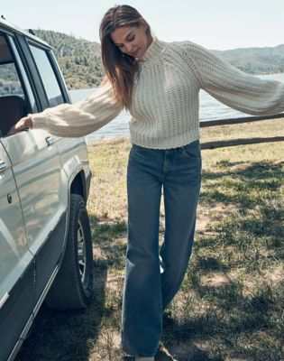 Buy Levi's High-waisted Mom Jeans winter cloud from £70.00 (Today