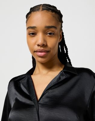 Slim Blouse in Black alternative view 4