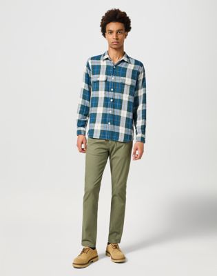 2 Pocket Shirt in Green alternative view