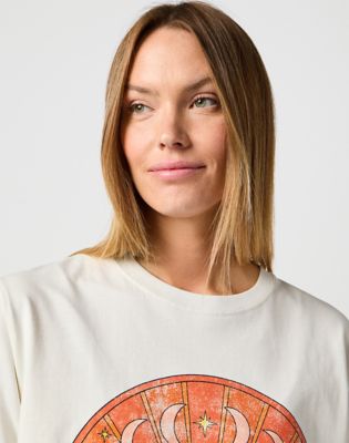 Girlfriend Tee in Vintage White alternative view 4