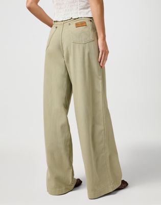 Pleated Trouser in Dark Tea alternative view 2