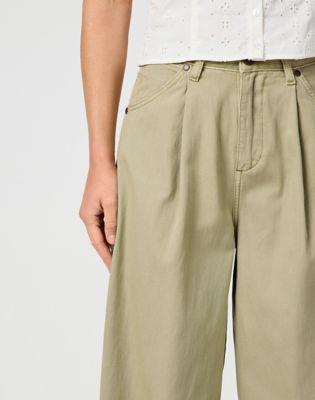 Pleated Trouser in Dark Tea alternative view 4