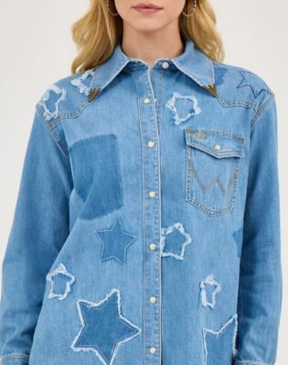Wrangler x Lainey Wilson Starry Western Snap Shirt in True Blue Wash alternative view