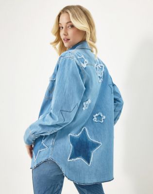 Wrangler x Lainey Wilson Starry Western Snap Shirt in True Blue Wash alternative view 2