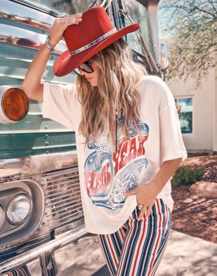 Wrangler x Lainey Wilson Heck Yeah Oversized Tee in Heck Yeah