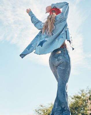 Wrangler x Lainey Wilson Rockstar Bell Bottoms in Mid Wash alternative view
