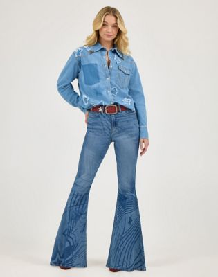 Wrangler x Lainey Wilson Rockstar Bell Bottoms in Mid Wash alternative view 2