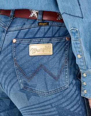 Wrangler x Lainey Wilson Rockstar Bell Bottoms in Mid Wash alternative view 5