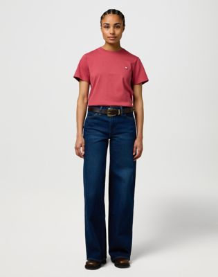 Slim Sign Off Tee in Earth Red alternative view 2