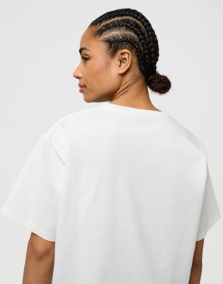 Loose Girlfriend Tee in Worn White alternative view 4