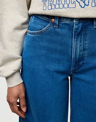 Canyon Loose Jean in Gentle Sky alternative view 4