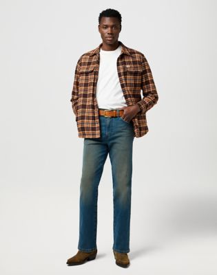 Wrancher Bootcut Jean in Faded alternative view 2