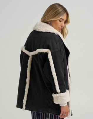 Wrangler x Lainey Wilson Lainey Coat in Washed Black alternative view 3