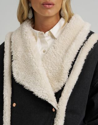 Wrangler x Lainey Wilson Lainey Coat in Washed Black alternative view 5