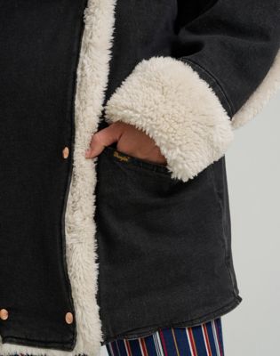 Wrangler x Lainey Wilson Lainey Coat in Washed Black alternative view 6