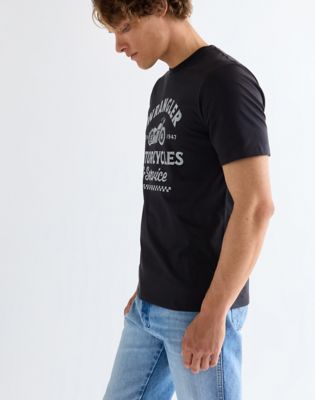 Regular Americana Tee in Black