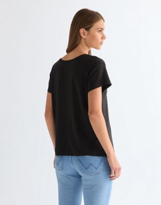 Regular Easy V Neck Tee in Black