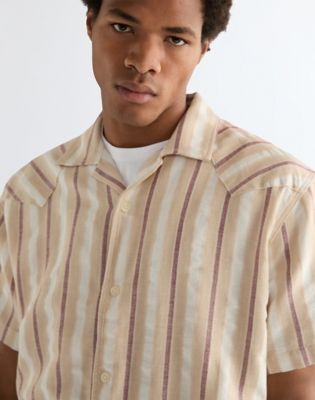 Relaxed W Resort Shirt in Tan Ruby Wine