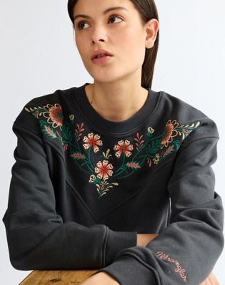 Relaxed Embroidered Sweat in Faded Black