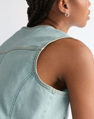 Country Estate Regular Lightweight Vest in Pale Denim