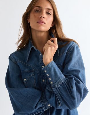 Relaxed Lightweight Exaggerated Western Shirt in Court Classic