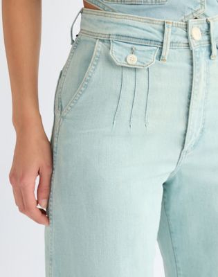 Sleek Barrel Lightweight Jean in Pale Denim