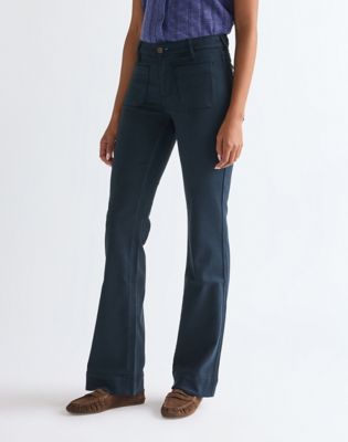 Wrangler Jeansy z rozszerzanymi nogawkami granatowy