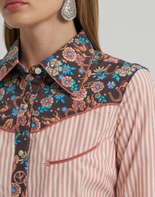 Lainey Wilson x Wrangler Prarie Print Shirt in Pink
