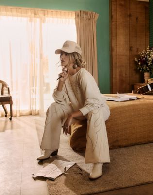 Lainey Wilson x Wrangler Cowboy Sweatshirt in Cream
