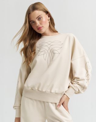 Lainey Wilson x Wrangler Cowboy Sweatshirt in Cream