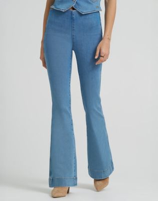 Lainey Wilson x Wrangler Novelty Pull On Flare in Blue