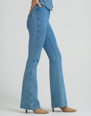 Lainey Wilson x Wrangler Novelty Pull On Flare in Blue