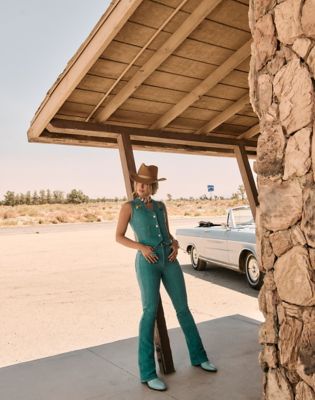 Lainey Wilson x Wrangler Novelty Pull On Flare in Blue