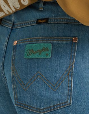 Lainey Wilson x Wrangler Embroidered Cowboy Short 7.62cm in Denim