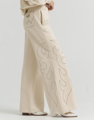 Lainey Wilson x Wrangler Cowboy Sweatpants in Cream