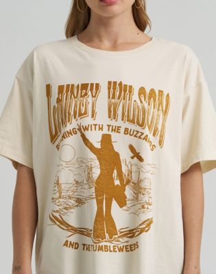 Lainey Wilson x Wrangler Buzzards Tee in Cream