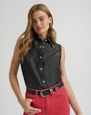 Lainey Wilson x Wrangler Sleeveless Snap Shirt in Black Denim