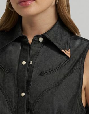 Lainey Wilson x Wrangler Sleeveless Snap Shirt in Black Denim