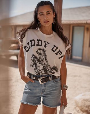 Lainey Wilson x Wrangler Giddy Up Tee in White