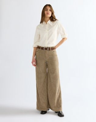 Regular Drama Collar Shirt in Egret