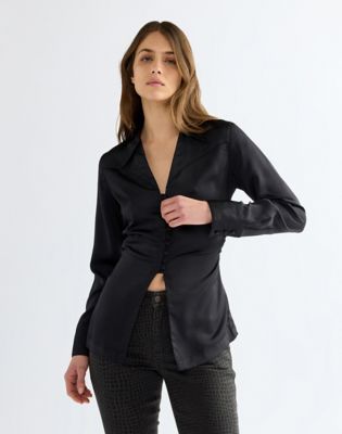 Slim Cinched Waist Shirt in Black