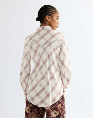 Regular Drama Collar Shirt in Bylthe