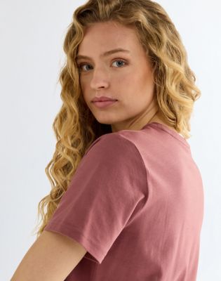 Slim Sign Off Tee in Rose Brown