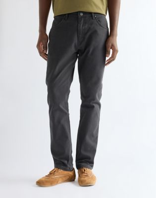 Wrangler Larston obcisłe Tapered Trousers Jet czarny