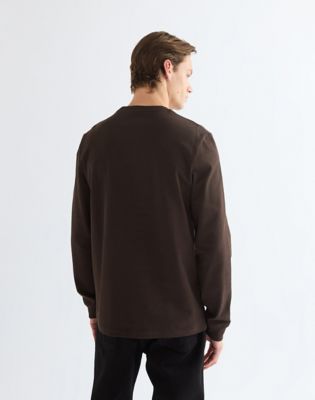 Regular Long Sleeve Tee in Chocolate Torte