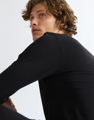 Regular Long Sleeve Tee in Black Beauty