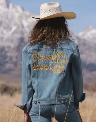 Wrangler&reg; x Coors&reg; Embroidery Jacket in Beer Wash