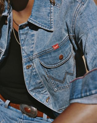 Wrangler&reg; x Coors&reg; Embroidery Jacket in Beer Wash